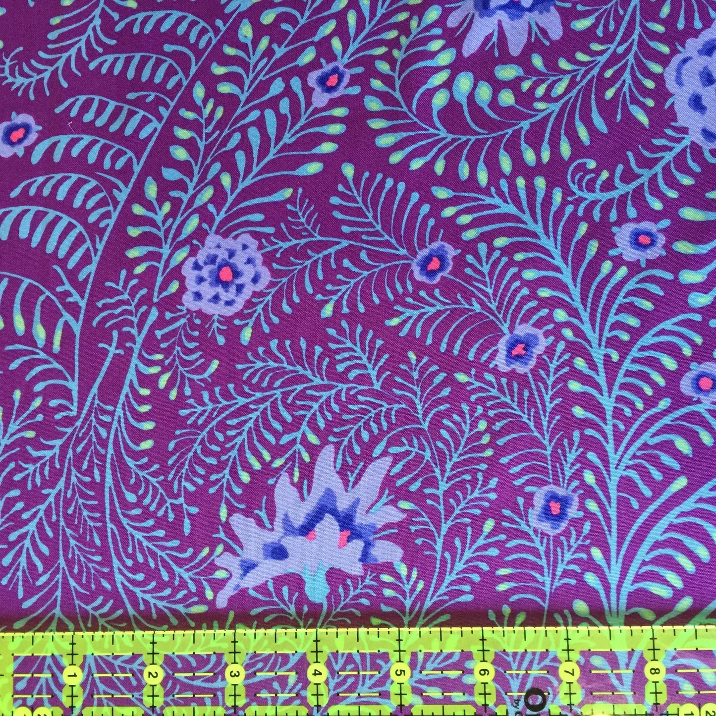 FERNS PURPLE PWGP147 Kaffe Fassett